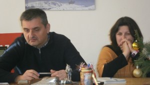 Управляващите подсказали на човек да не подава документи за директорско