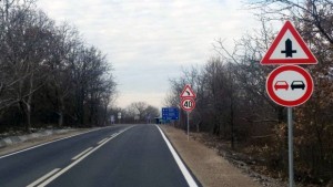 Приключи ремонта на пътя между Книжовник и Голям извор