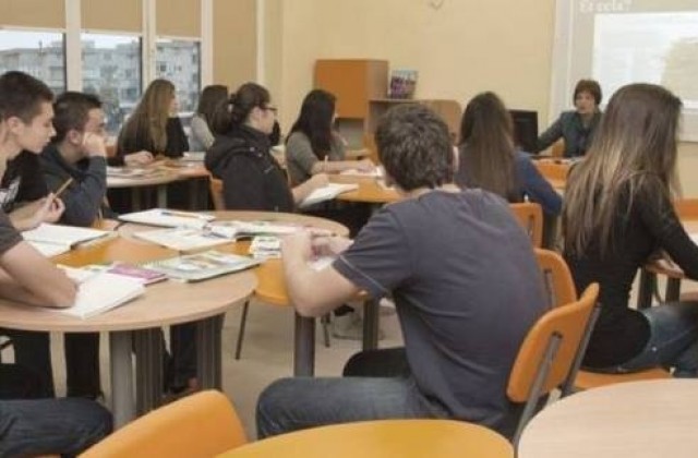 Ученици от Езиковата отиват на международно училище по руски език в Москва