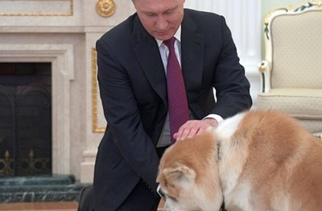 Пухкавата Юме е най-преданата защитничка на Путин (СНИМКИ)