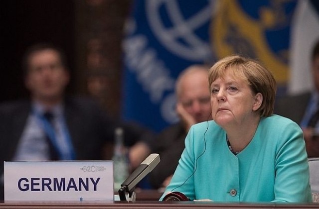 Путин предупреди Меркел: Възможно е газовите доставки за ЕС през Украйна да бъдат нарушени
