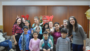 Лайънс клуб зарадва деца от социално заведение