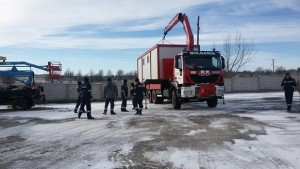 Докараха фургоните за останалите без дом в Хитрино СНИМКИ