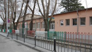 Обезопасиха района на детска градина Райна Княгиня след извършения ремонт