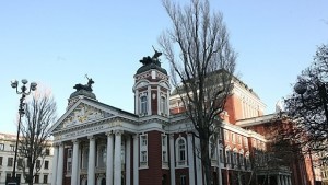 Артисти от всички области се обединяват за да подадат ръка