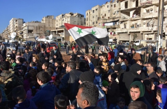 Около 50 000 души все още са блокирани в Източно Алепо