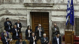 Гръцкият парламент одобри помощ за хората с ниски пенсии