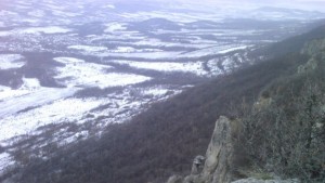 Облачно на места със слаб снеговалеж