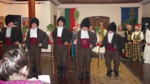 Представят коледният мюзикъл Очи от небето ни гледат в Кюстендил