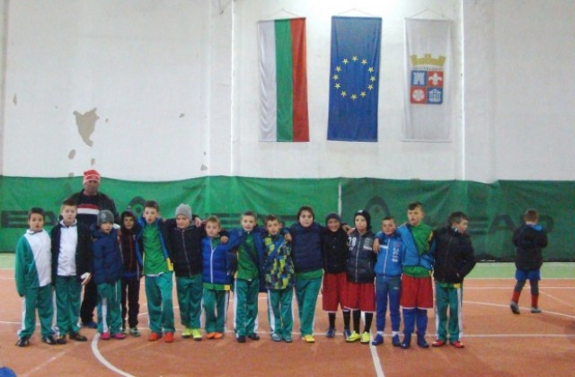Отборът на НУ “Св. Климент Охридски” е победител в общинския коледен футболен турнир за ученици III и IV клас