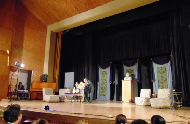 Безплатни театрални пиеси и коледно тържество на школата по пиано на 20-ти декември в Сапарева баня