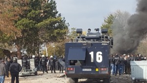 Обвинените за бежанския бунт в Харманли вече 21