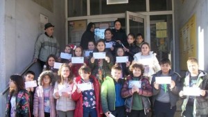 Деца изпращат над 700 кг храни и близо 600 лева