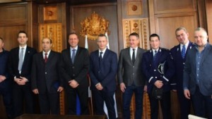 Смесени полицейски екипи ще бдят за сигурността на туристите в
