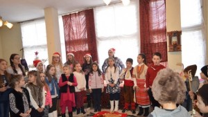 Коледна седянка с децата от Сапарево