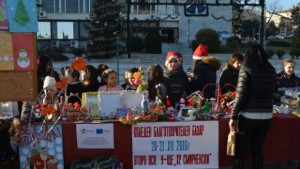Коледен базар препълни площада в Сандански