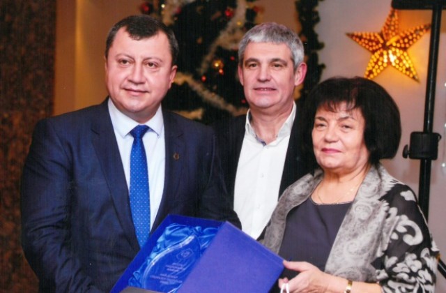 СБУ награди кмета на Павликени инж.Емануил Манолов за най-добър социален партньор