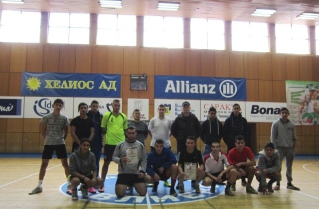 Ясни са победителите в Коледния турнир по футбол за ученици от 1 до 12 клас