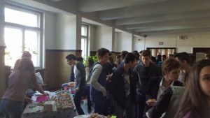 Млади хора за пример