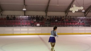 Коледно шоу на Ледената пързалка в Младост