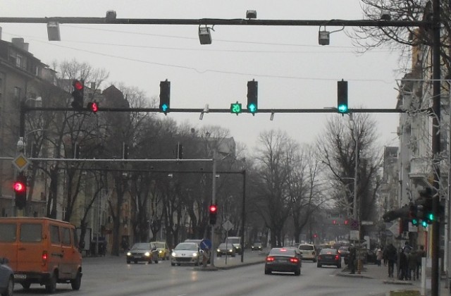 Защо таймерите на варненските светофари понякога се изключват