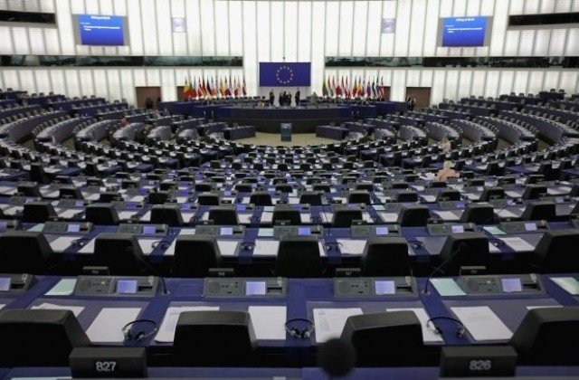 ЕК не отчита напредък в преговорите за премахването на визите за САЩ