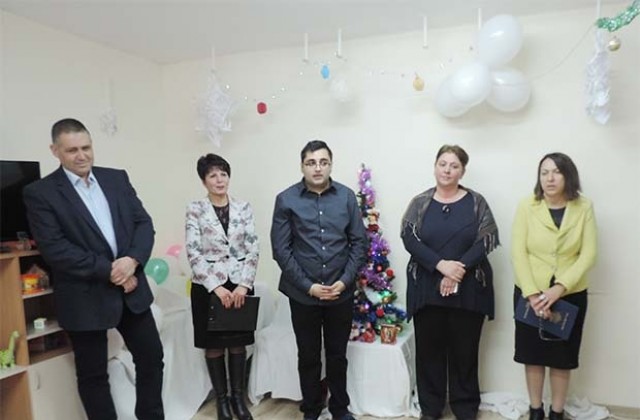 Центърът за предоставяне на услуги посрещна гости за Коледа