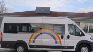 Деца и младежи с увреждания получиха нов автомобил от Община