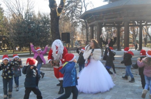 Децата от с. Мосомище дариха наградата си на Хитрино