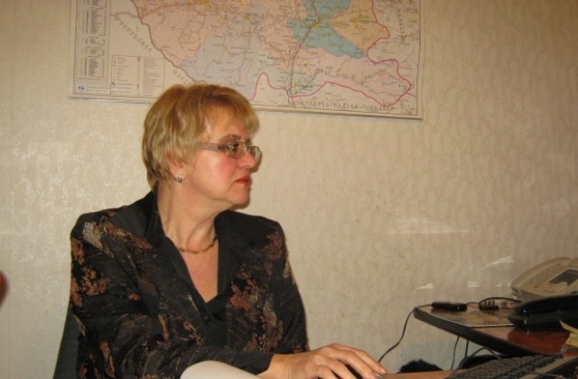 Директорът на „Бюро по труда в Дупница Наташа Илиева с приз Служител на годината