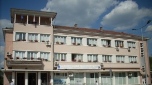 Автобус със служители на общинска администрация в Лясковец катастрофира край