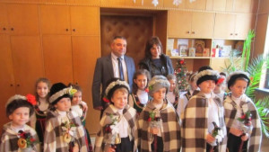 Коледарчета наричаха за здраве и берекет в ОДМВР В Търново