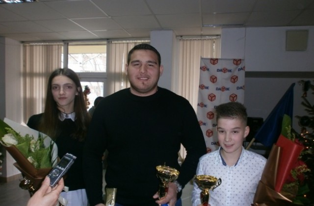 Спортист №1 на Кюстендил за 2016 г. е Милослав Методиев, с подгласници Янислав Миленков и Валерия Кадийска
