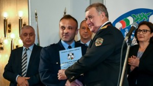 Автоконтрольор от Тутракан и синът му с награди Полицай на