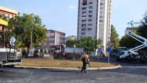 Няма заявено намерение за строеж в градинката до паметника на