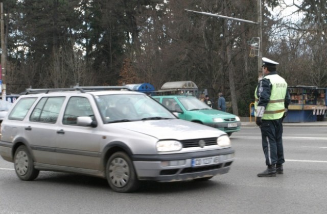 Неправоспособен шофьор хванаха в Полски Тръмбеш