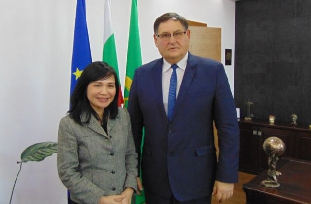 Канят виетнамски инвеститори в Индустриалния парк