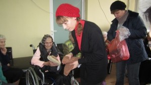 Топлина за краката и радост за душата за хората в