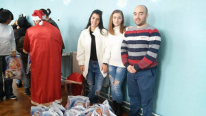 Градски ученически парламент събра пари за Помощното училище в Ново