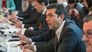 Еврогрупата възобновява преговорите с Атина през януари