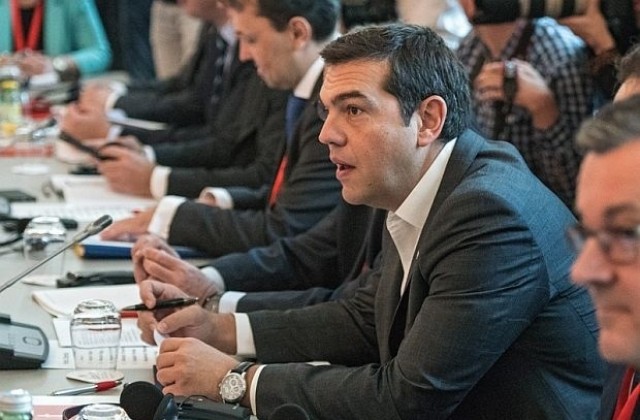 Еврогрупата възобновява преговорите с Атина през януари