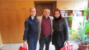 Коледни подаръци получиха децата на загинали служители от ОДМВР В