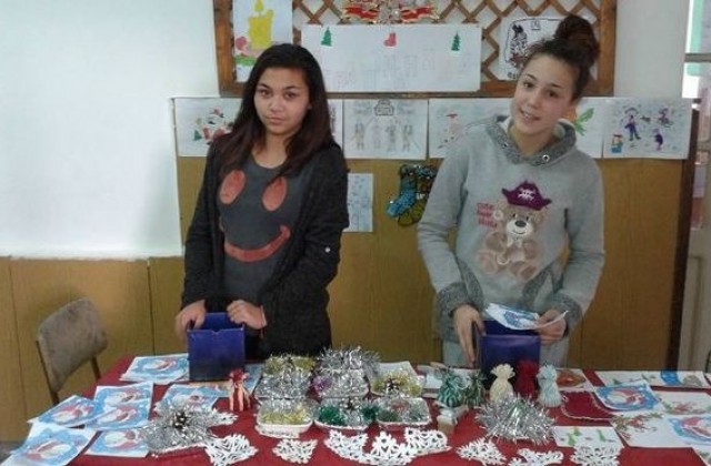 Коледен благотворителен базар в училище „Христо Ботев в село Войника