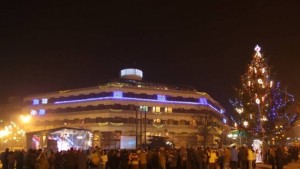 Народен изпълнител DJ и заря в новогодишната нощ на пл