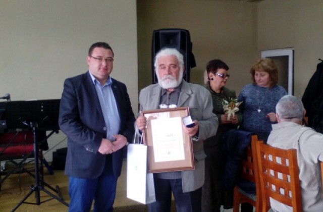 Уредникът на Художествената галерия в Свищов Иван Бонев бе удостоен с почетен знак за цялостен принос