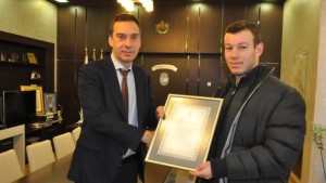 Кметът награди Радо и Сашо