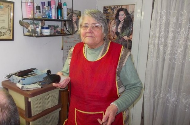Момиче от Димитровград върна изгубените пари на възрастна жена