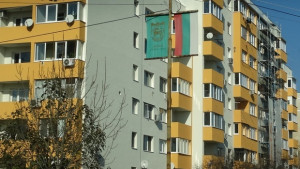 Санирането на блокове в Нова Загора продължава