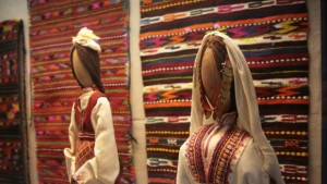 Историческият музей показва изложба с носии и уникални шевици ВИДЕО