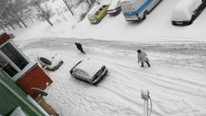 Община Бургас 20 машини чистят снега